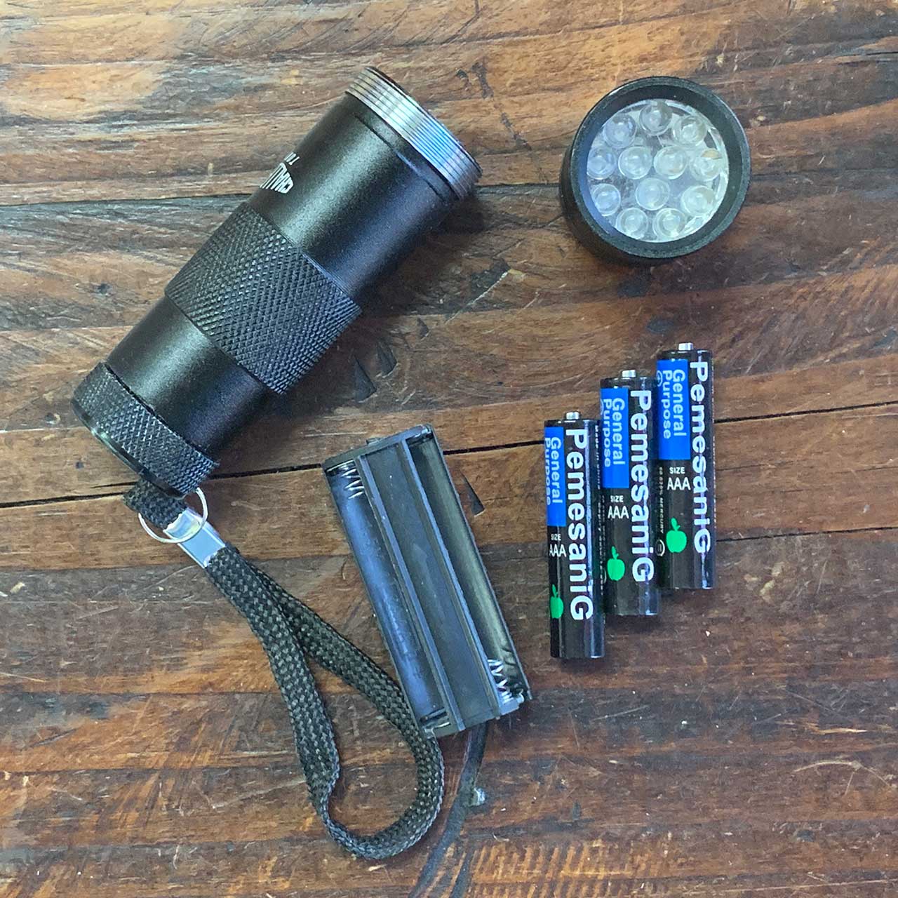 UV 12 LED Black Flashlight SUC1302