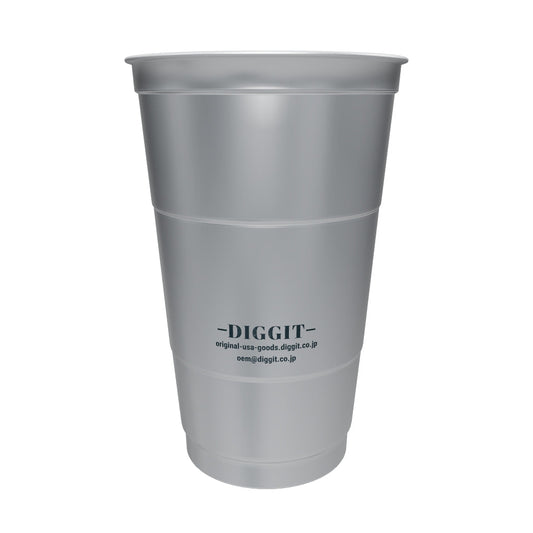 Top Cup 24oz・50608 支給水平DIGGITロゴの3D参考モデル。直径97.46mm×高さ150.37mmは既存モデルのBall2023年仕様に基づく暫定寸法で、現行品との一致は未確認です。両側の通常印刷範囲内にDIGGITロゴ・WEB・メールを配置（連絡先8pt、URL一行）。本体・縁・リブ・底部・色味・質感は参考用の推定形状を保持。両面配置は参考デザインで、注文時の印刷位置・仕様を保証するものではありません。